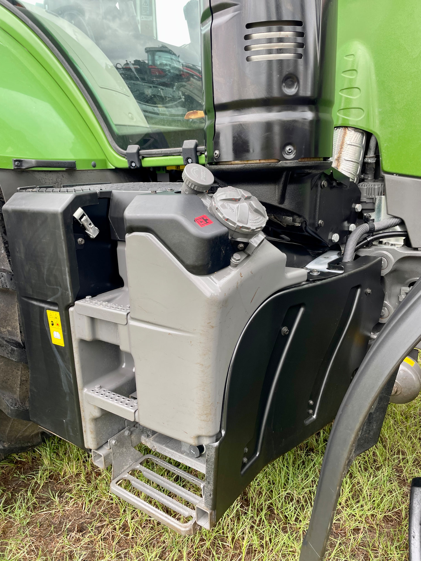 Same tractor fuel tank and step area spotless after cleaning